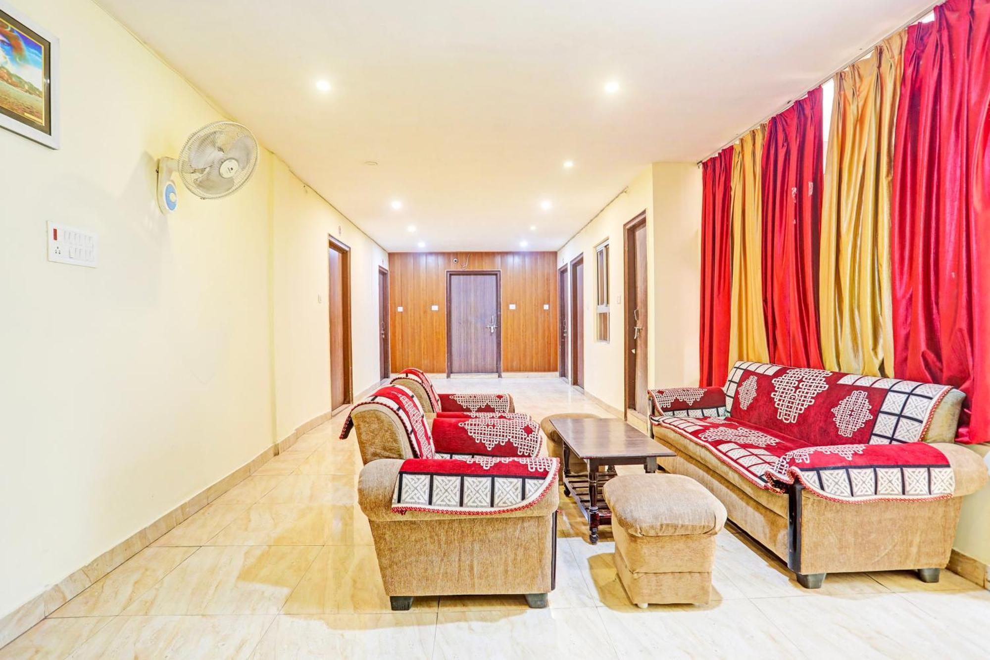 Hotel O Arvi Guest House Varanasi Exterior foto